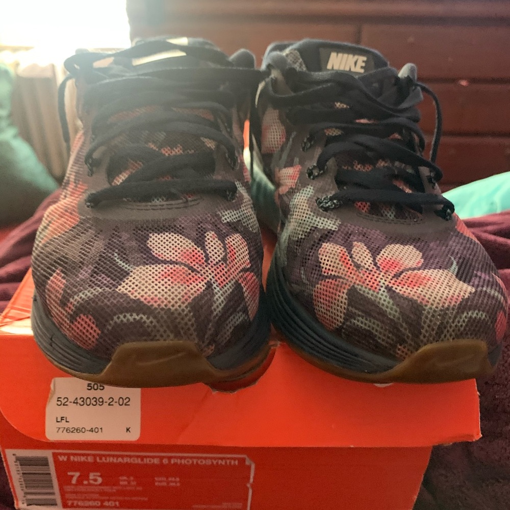 WOMEN NIKE LUNAR GLIDE